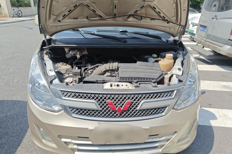 Used Wuling Rongguang V 2015 1.5L Standard Version Engine Bay