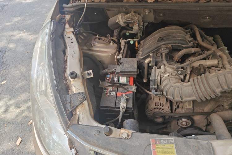Used Wuling Rongguang V 2015 1.2L Base Version Engine Bay Right