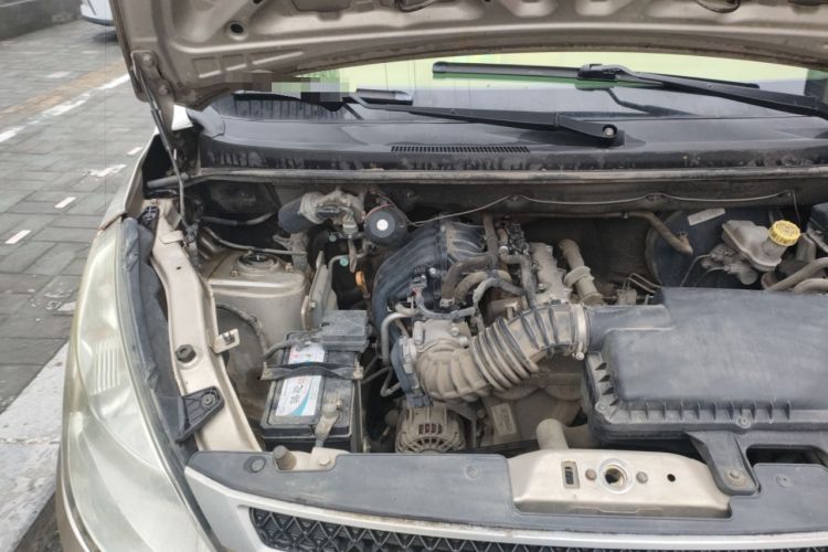 Used Wuling Rongguang V 2015 1.2L Base Version Engine Bay Right