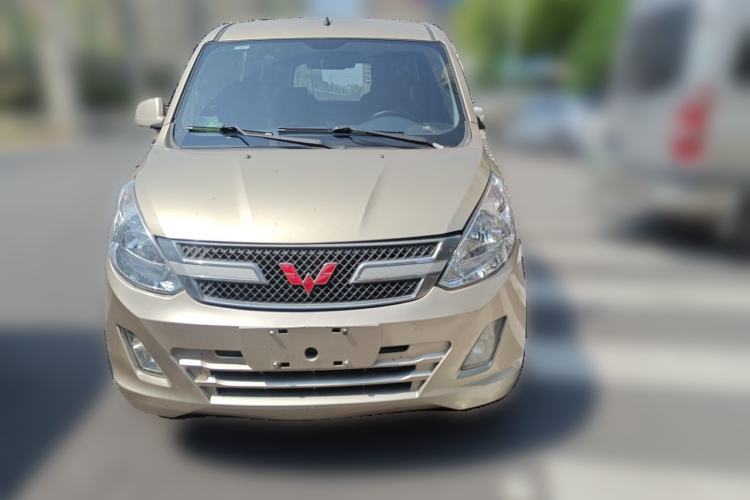 Used Wuling Rongguang V 2015 1.5L Standard Version Front