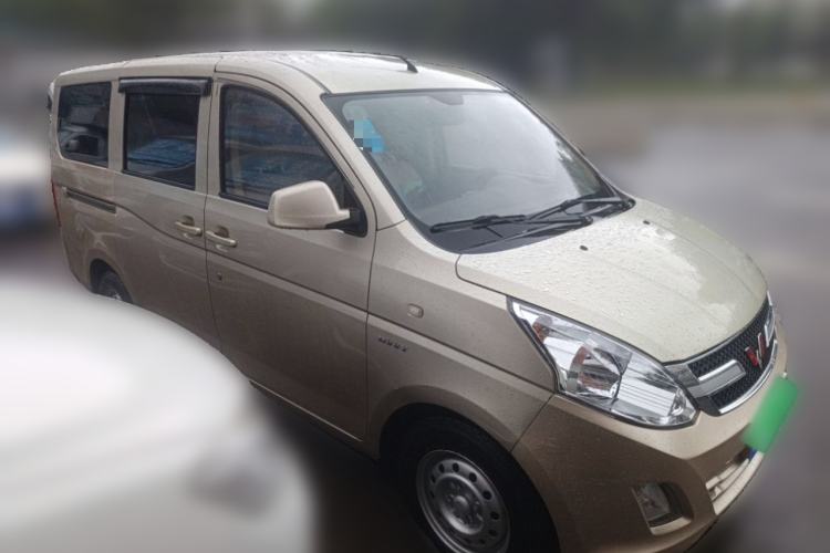 Used Wuling Rongguang V 2015 1.5L Standard Version Front Right 45 Deg