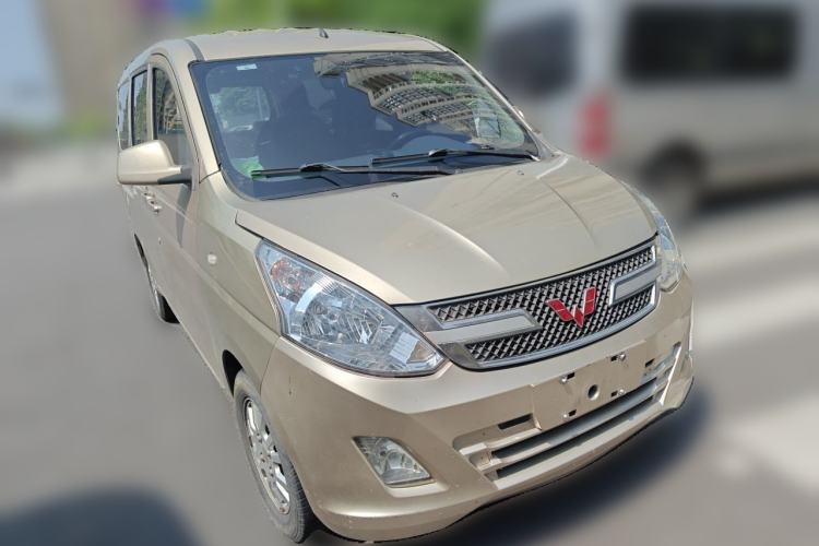 Used Wuling Rongguang V 2015 1.5L Standard Version Front Right 45 Deg