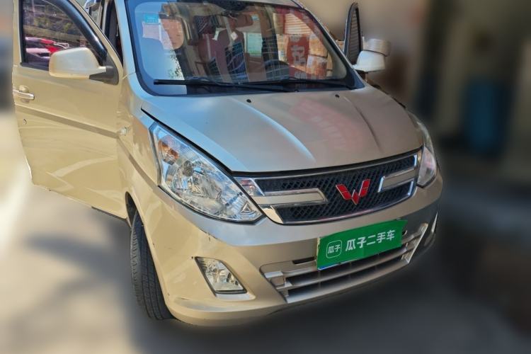 Used Wuling Rongguang V 2015 1.2L Standard Version Front Right 45 Deg