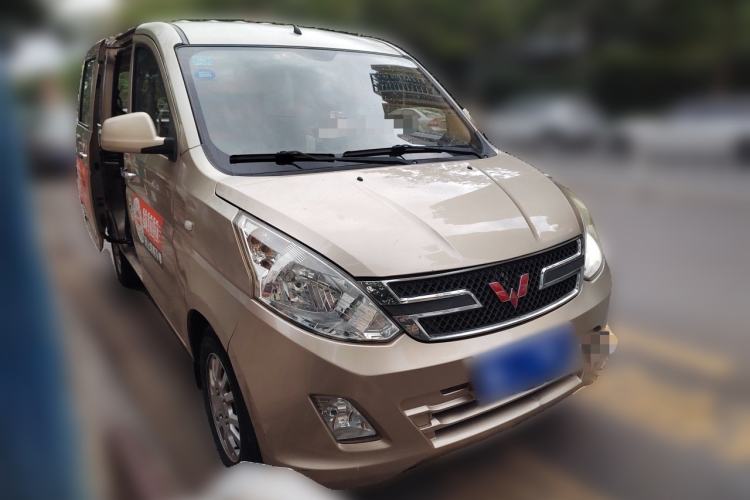Used Wuling Rongguang V 2015 1.2L Standard Version Front Right 45 Deg