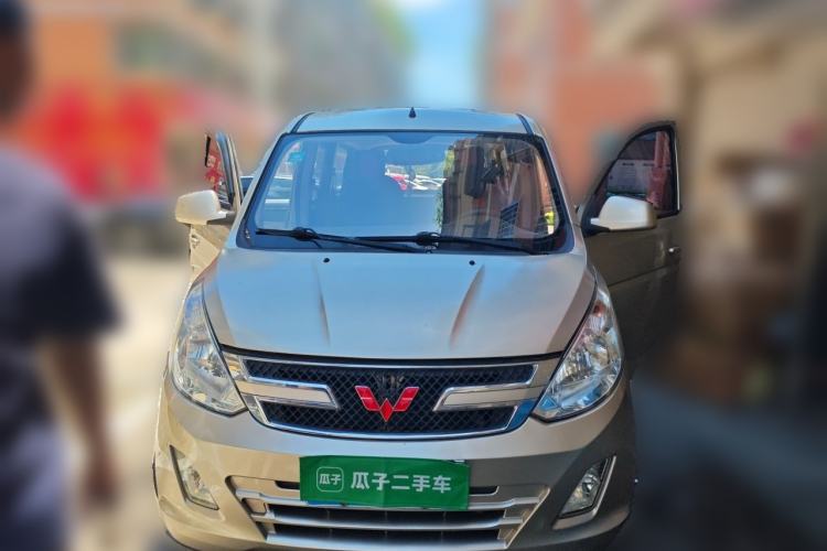 Used Wuling Rongguang V 2015 1.2L Standard Version Front