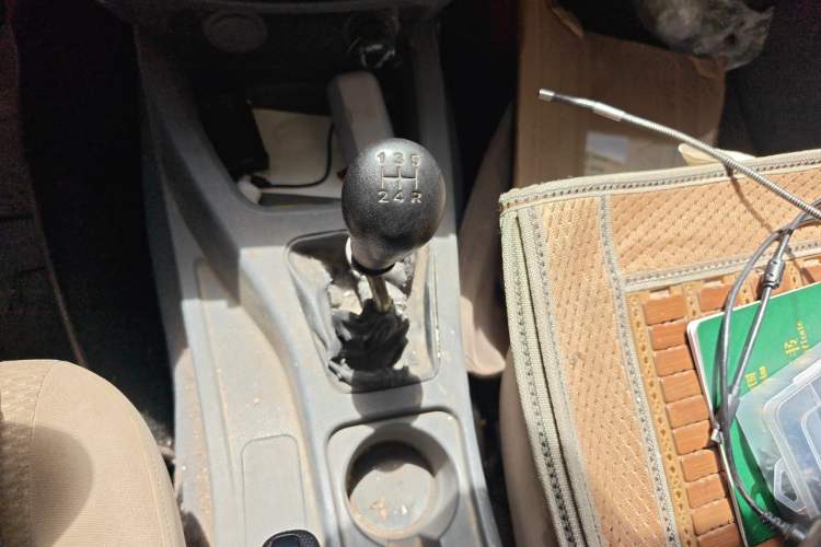 Used Wuling Rongguang V 2015 1.5L Base Version Gear Lever