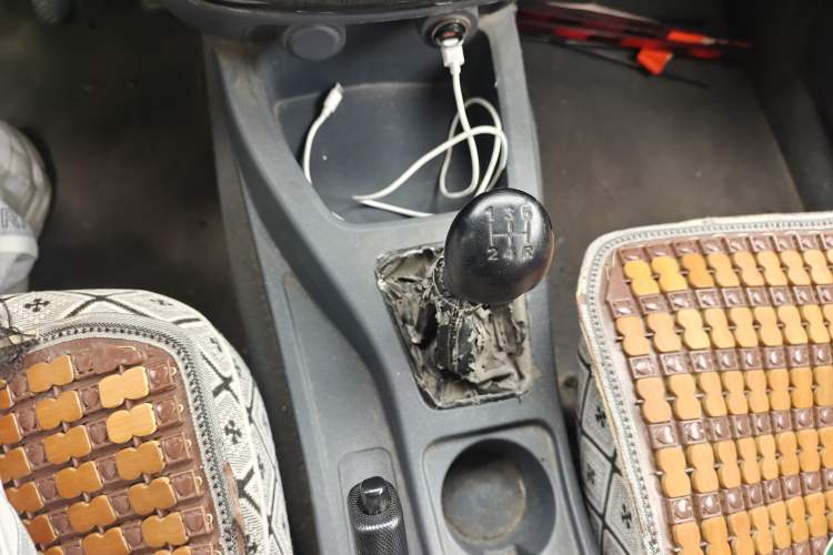 Used Wuling Rongguang V 2015 1.5L Base Version Gear Lever