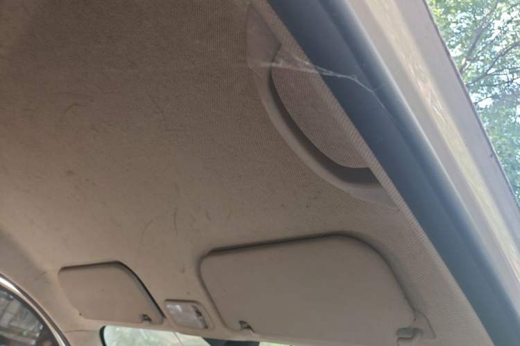 Used Wuling Rongguang V 2015 1.2L Base Version Headliner