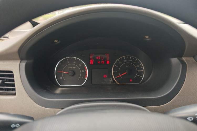 Used Wuling Rongguang V 2015 1.5L Practical Version Instrument Cluster