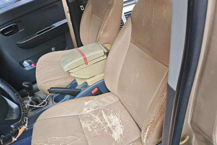 Used Wuling Rongguang V 2015 1.5L Base Version Left Front Seat