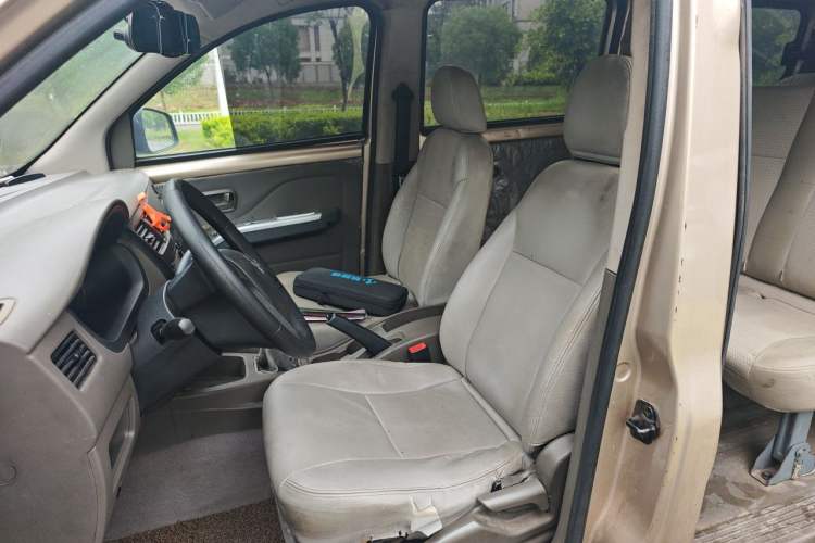 Used Wuling Rongguang V 2015 1.5L Practical Version Left Front Seat