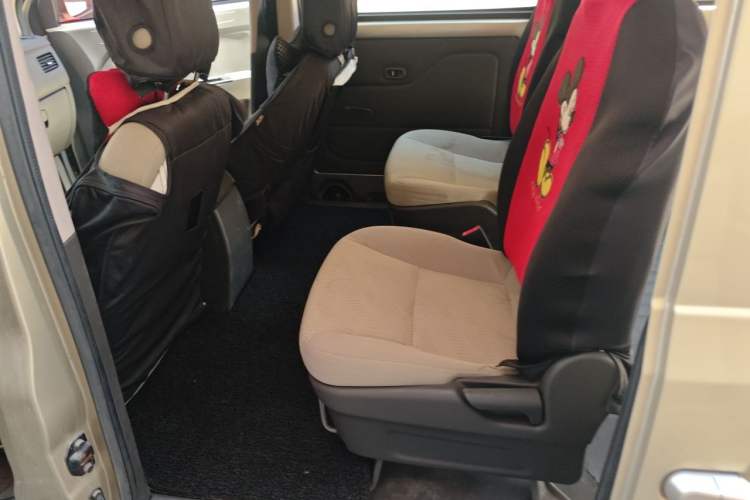 Used Wuling Rongguang V 2015 1.2L Standard Version Left Rear Seat