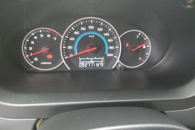 Used Wuling Rongguang V 2015 1.2L Base Version Odometer Close Up