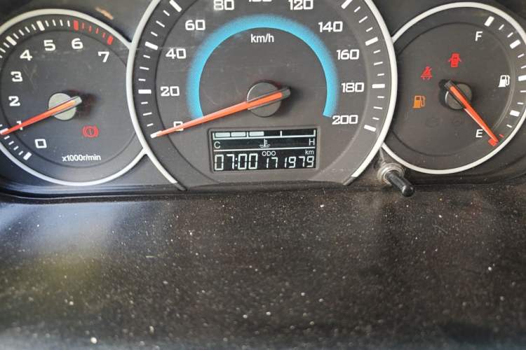 Used Wuling Rongguang V 2015 1.5L Standard Version Odometer Close Up