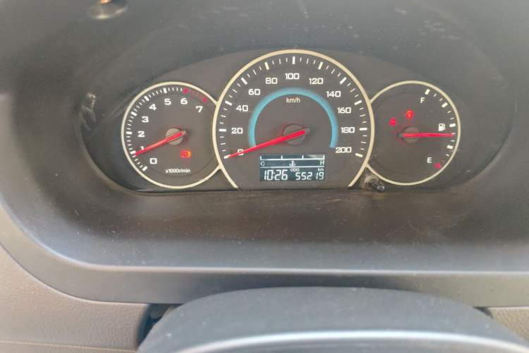 Used Wuling Rongguang V 2015 1.2L Standard Version Odometer Close Up