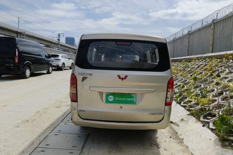 Used Wuling Rongguang V 2015 1.2L Base Version Rear