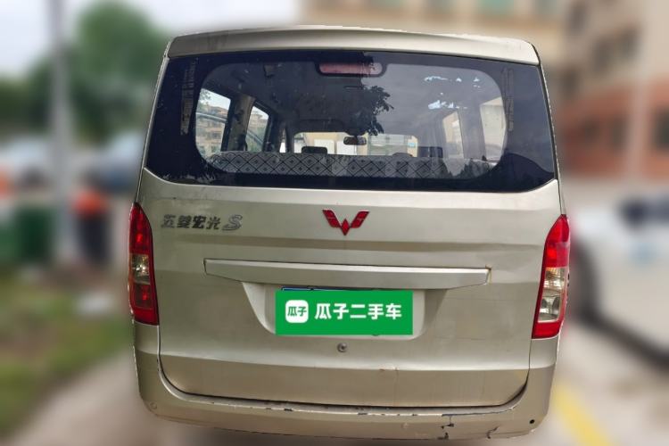 Used Wuling Rongguang V 2015 1.5L Base Version Rear