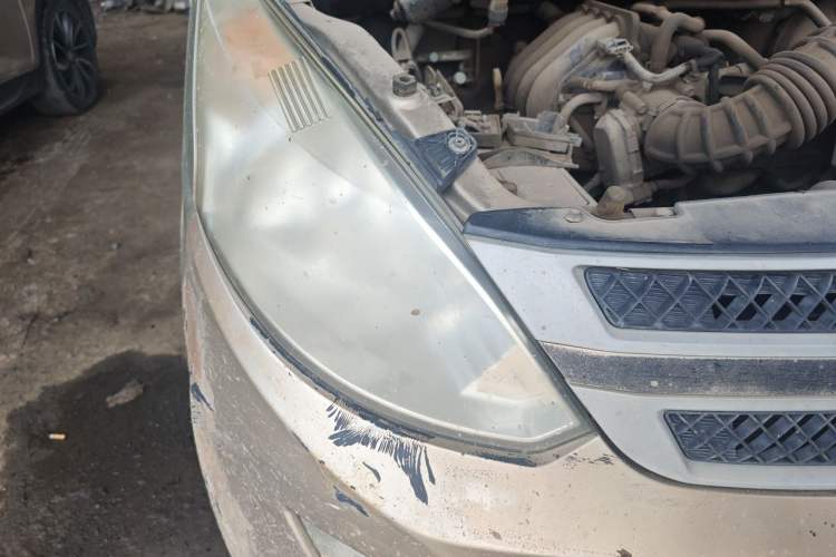 Used Wuling Rongguang V 2015 1.2L Base Version Right Front Headlight