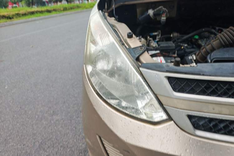 Used Wuling Rongguang V 2015 1.5L Practical Version Right Front Headlight