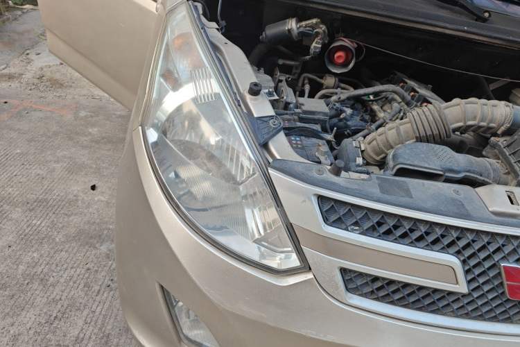 Used Wuling Rongguang V 2015 1.5L Base Version Right Front Headlight