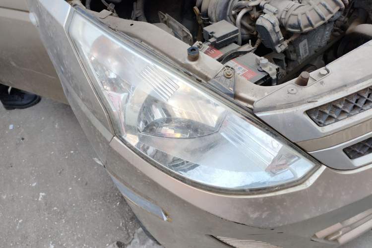 Used Wuling Rongguang V 2015 1.2L Practical Model Right Front Headlight