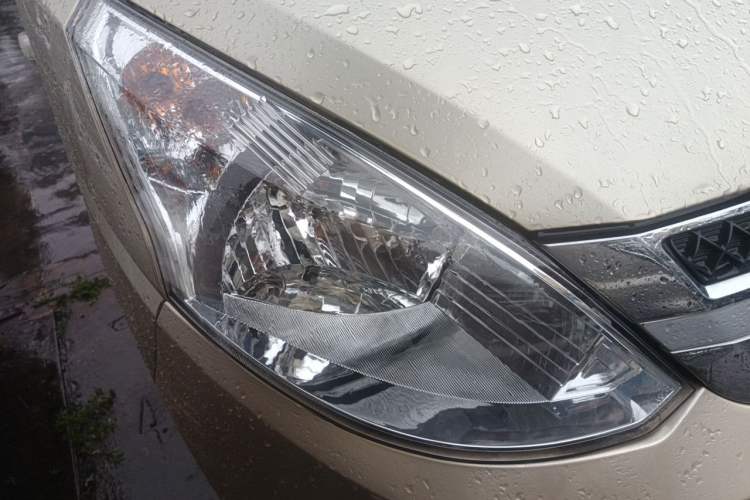 Used Wuling Rongguang V 2015 1.5L Standard Version Right Front Headlight
