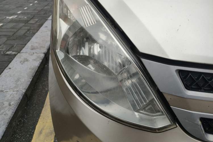 Used Wuling Rongguang V 2015 1.2L Base Version Right Front Headlight