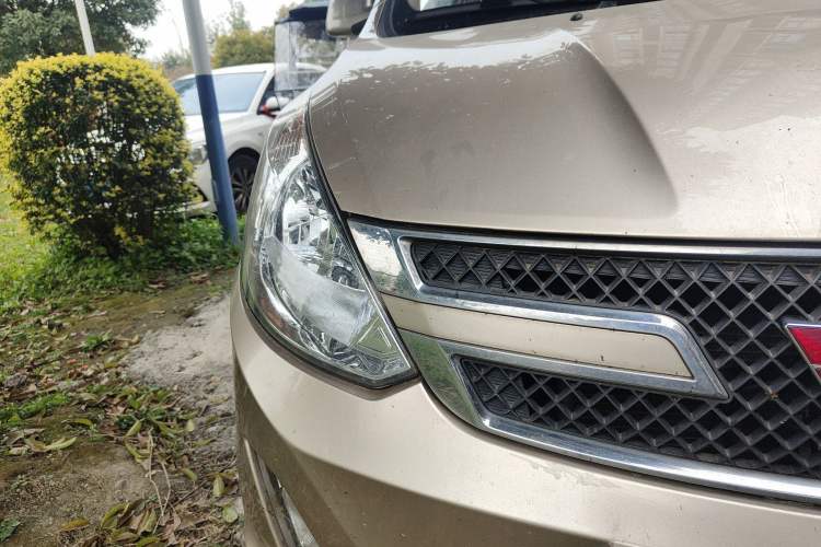 Used Wuling Rongguang V 2015 1.5L Base Version Right Front Headlight