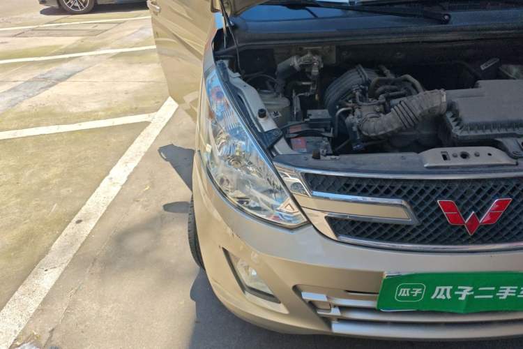 Used Wuling Rongguang V 2015 1.2L Standard Version Right Front Headlight