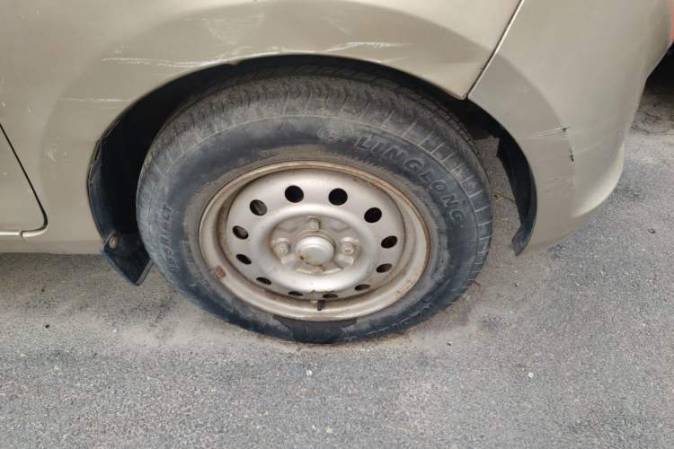 Used Wuling Rongguang V 2015 1.2L Practical Model Right Front Wheel Hub