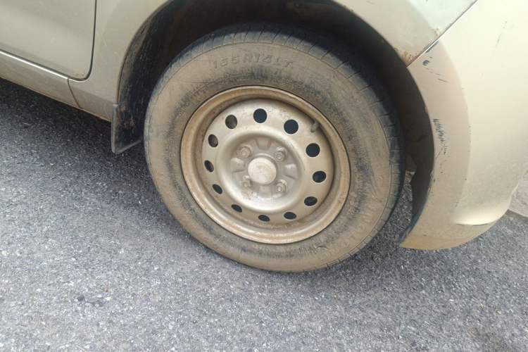 Used Wuling Rongguang V 2015 1.2L Practical Model Right Front Wheel Hub
