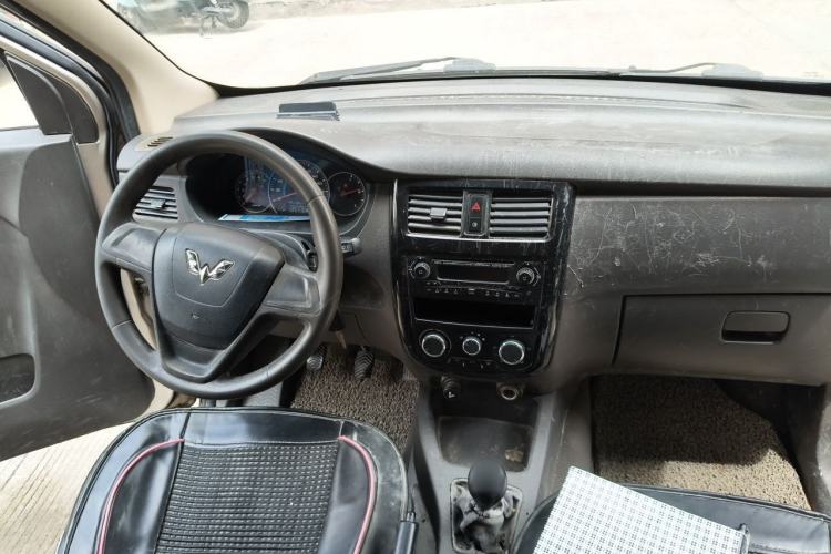 Used Wuling Rongguang V 2015 1.5L Standard Version Steering Wheel