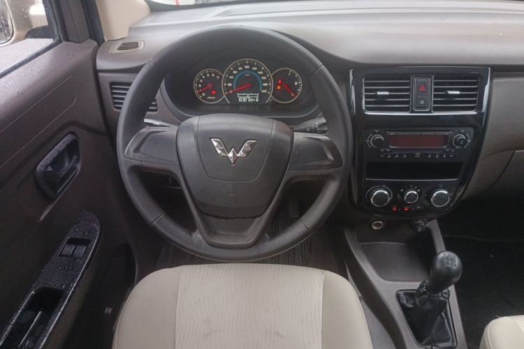 Used Wuling Rongguang V 2015 1.5L Standard Version Steering Wheel