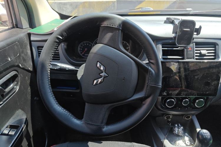 Used Wuling Rongguang V 2015 1.5L Standard Version Steering Wheel