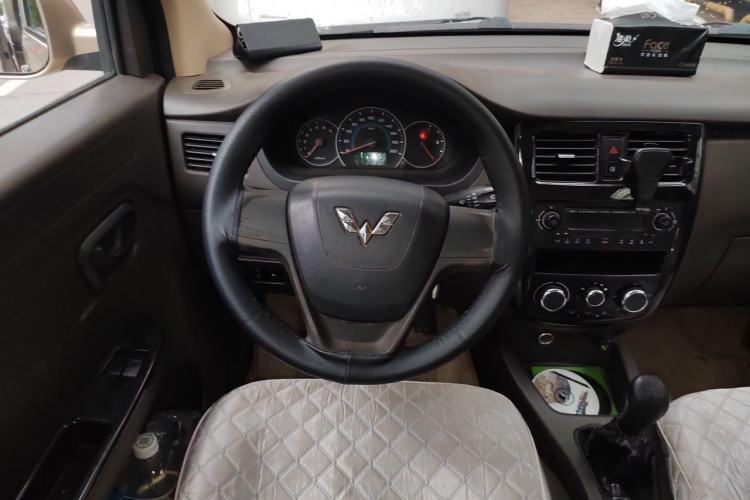 Used Wuling Rongguang V 2015 1.2L Standard Version Steering Wheel