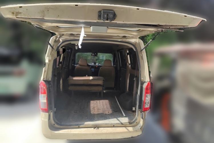 Used Wuling Rongguang V 2015 1.5L Practical Version Trunk