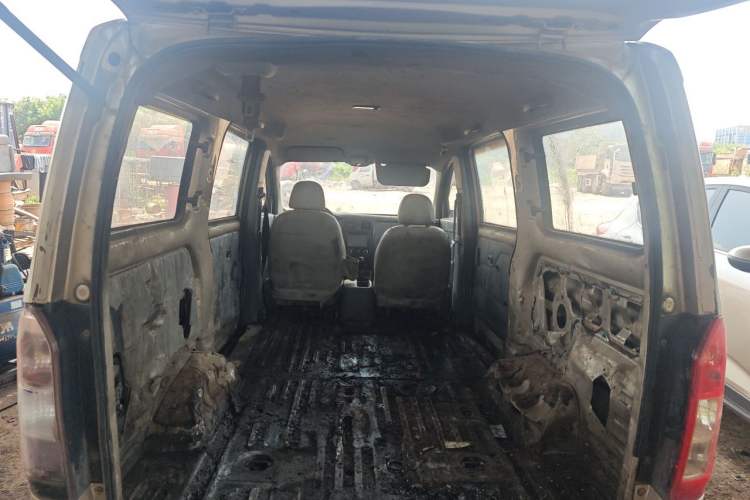 Used Wuling Rongguang V 2015 1.2L Base Version Trunk