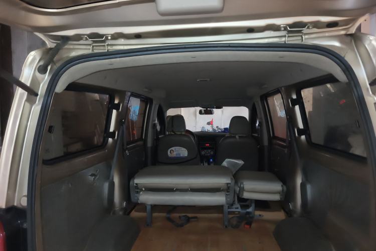 Used Wuling Rongguang V 2015 1.5L Base Version Trunk