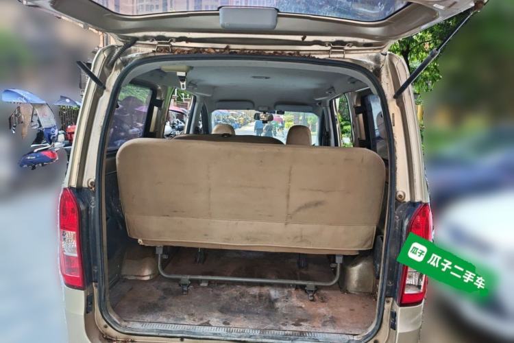 Used Wuling Rongguang V 2015 1.5L Base Version Trunk