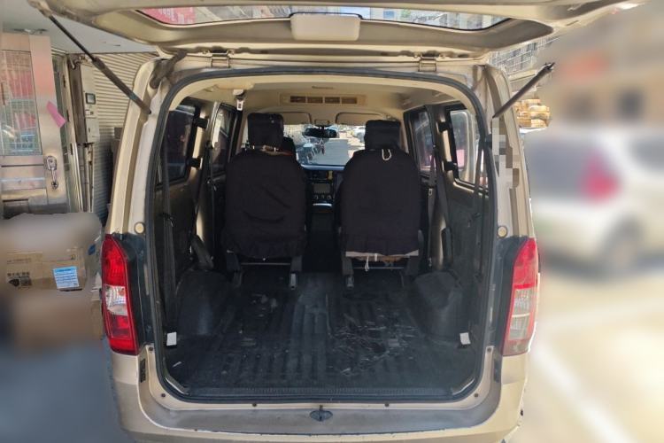 Used Wuling Rongguang V 2015 1.2L Standard Version Trunk