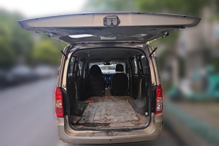 Used Wuling Rongguang V 2015 1.5L Base Version Trunk