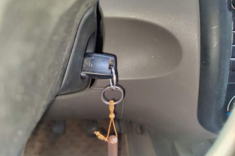 Used Wuling Rongguang V 2015 1.2L Practical Model Vehicle Key