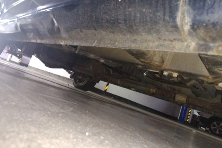Used Wuling Rongguang V 2016 1.5L Standard Version Chassis Front Right