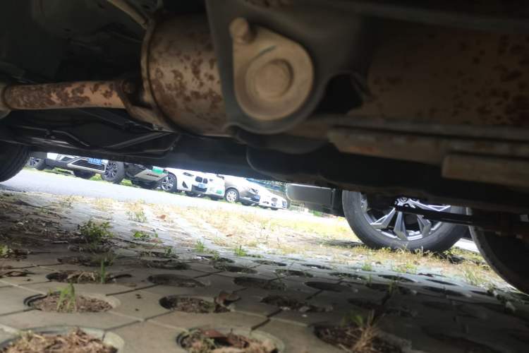 Used Wuling Rongguang V 2016 1.5L Standard Version Chassis Rear Left
