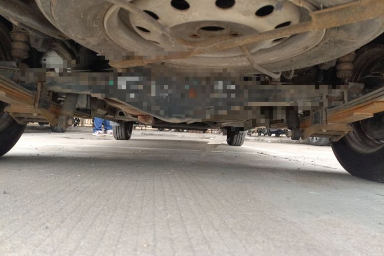 Used Wuling Rongguang V 2016 1.5L Practical Version Chassis Rear