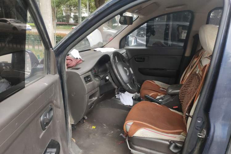 Used Wuling Rongguang V 2016 1.5L Standard Version Driver Seat