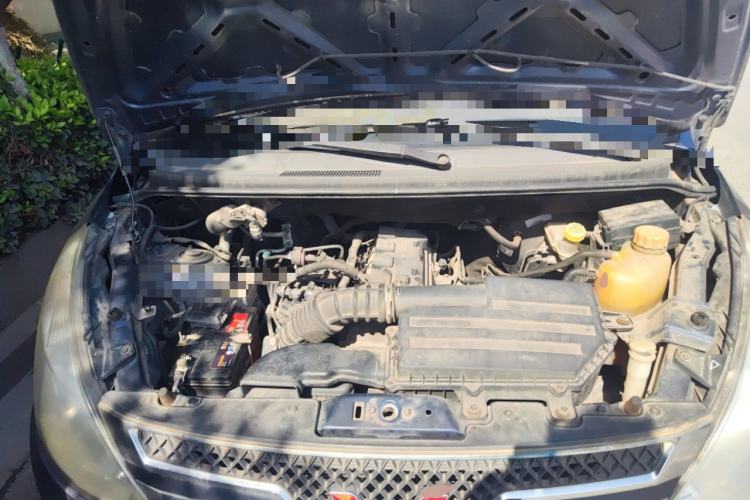 Used Wuling Rongguang V 2016 1.5L Standard Version Engine Bay