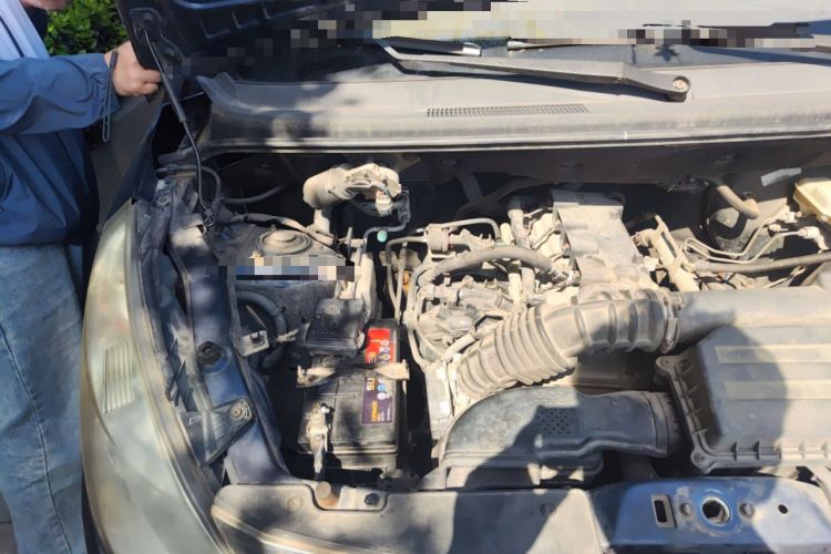 Used Wuling Rongguang V 2016 1.5L Standard Version Engine Bay Right