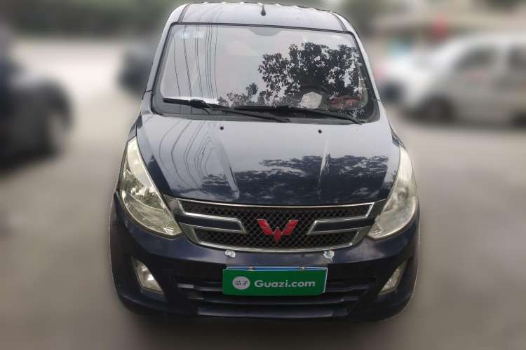 Used Wuling Rongguang V 2016 1.5L Standard Version Front