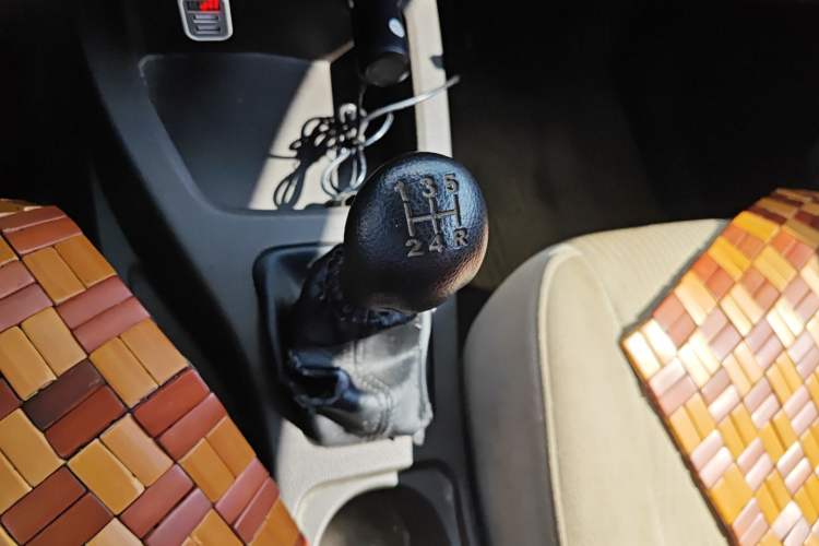 Used Wuling Rongguang V 2016 1.5L Standard Version Gear Lever